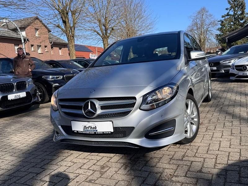Gebraucht Mercedes B220 184 PS (135 kW) 2015 Silber Van / Kleinbus