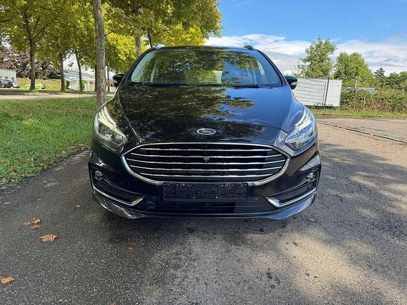 Schwarz Gebraucht 2020 Ford S-MAX Titanium Van / Kleinbus | 11.999 € - Bild 1/4