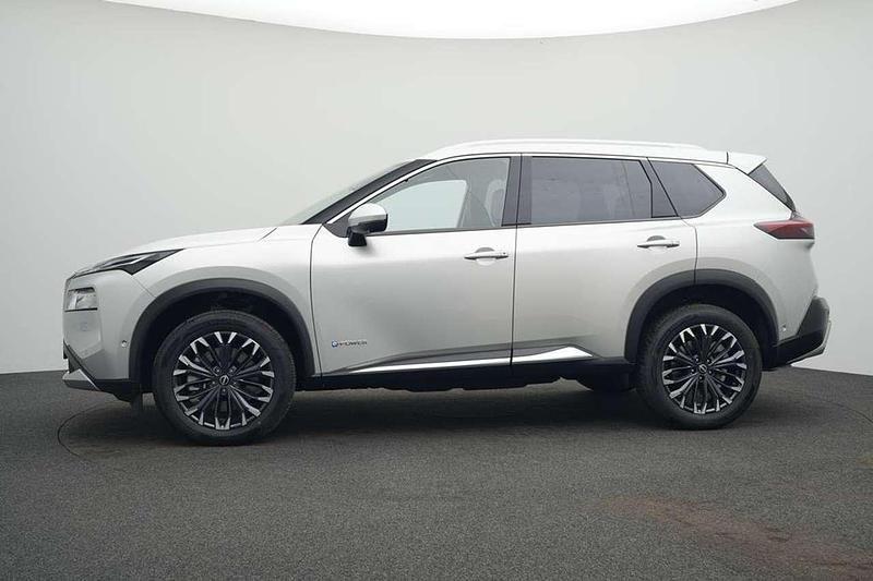 Neu Nissan X-Trail Tekna 204 PS (150 kW) 2026 New silver (m) black SUV