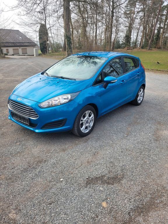 Blau Gebraucht 2014 Ford Fiesta SYNC Edition Kleinwagen | 6.530 € (Teuer) - Bild 1/4