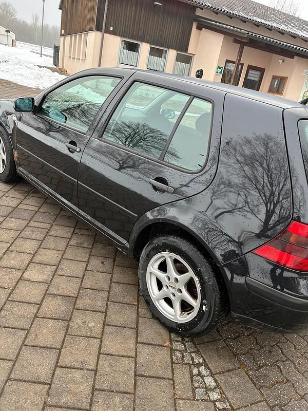 Gebraucht VW Golf IV 2003 Schwarz Kleinwagen