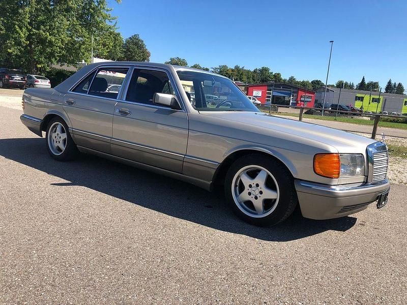 Gebraucht Mercedes 300 SE 188 PS (138 kW) 1985 Gold Limousine
