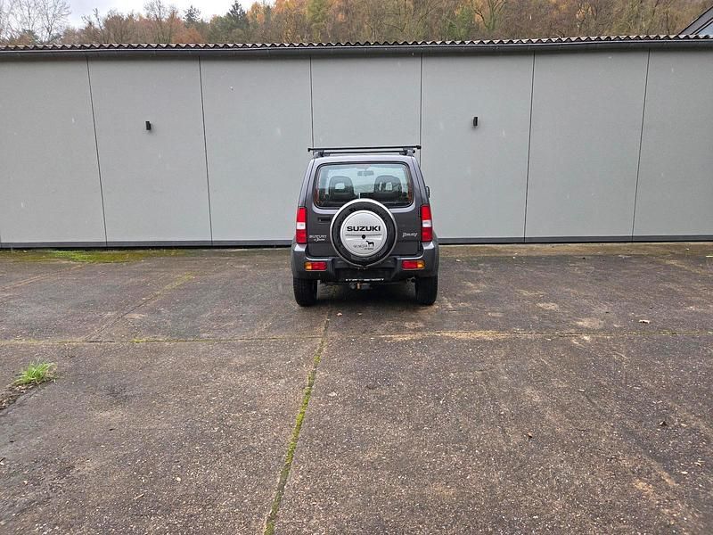 Gebraucht Suzuki Jimny 86 PS (63 kW) 2011 Grau SUV