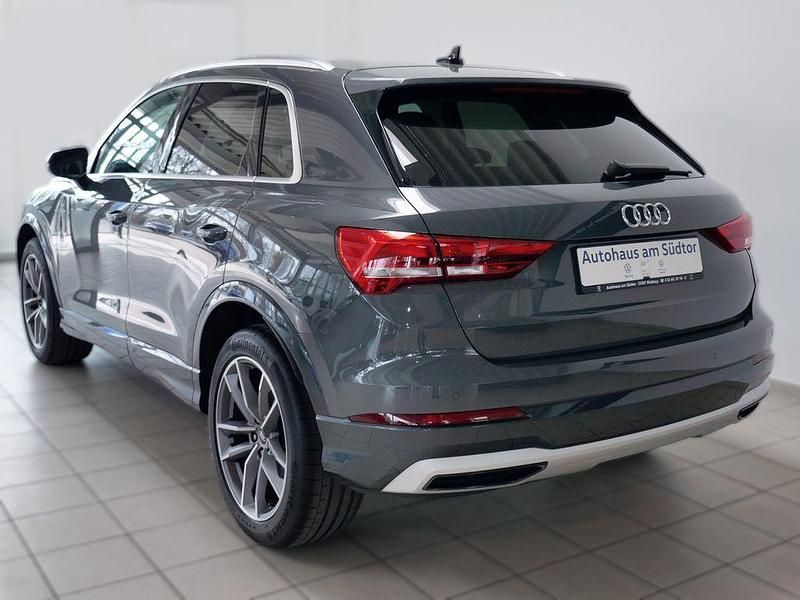 Gebraucht Audi Q3 Advanced Plus 150 PS (110 kW) 2023 Nanograu metallic (metallic) SUV