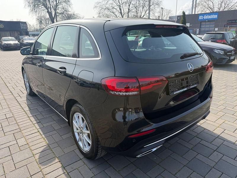 Gebraucht Mercedes B200 150 PS (110 kW) 2020 Schwarz Van / Kleinbus