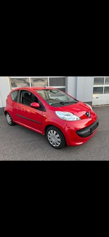 Rot Gebraucht 2007 Peugeot 107 Kleinwagen | 1.450 € (Fairer Preis) - Bild 1/4