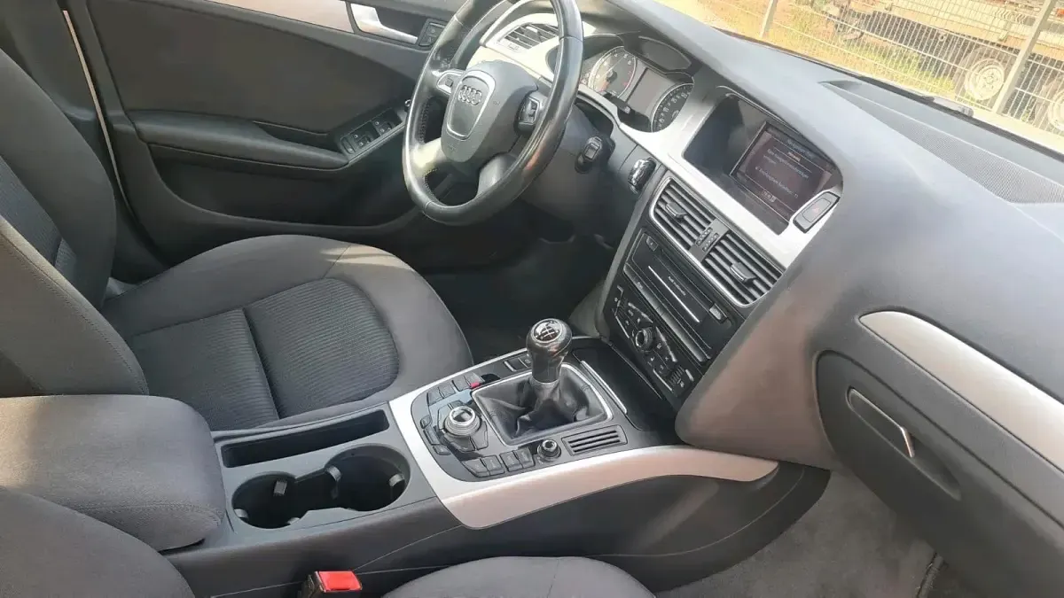 Gebraucht Audi A4 120 PS (88 kW) 2012 Silber Limousine