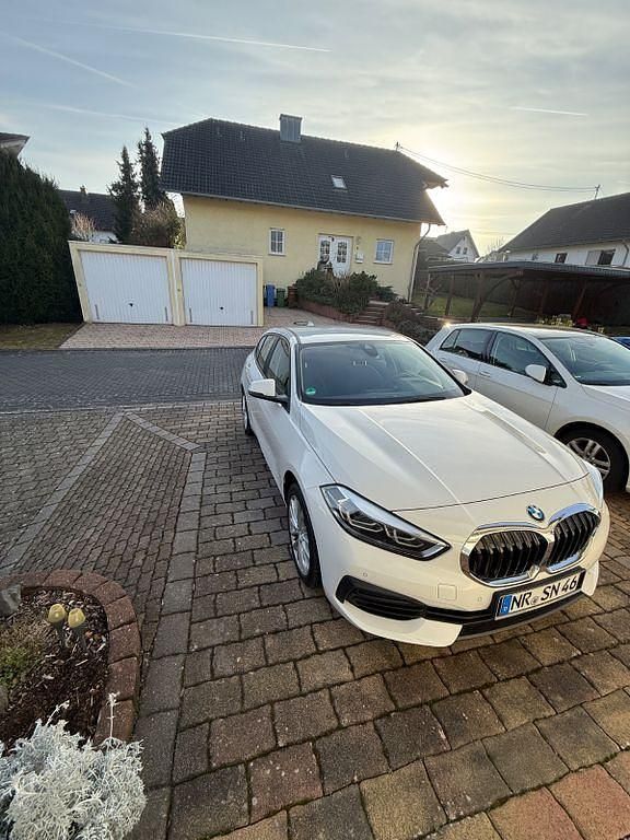 Gebraucht BMW 118 Advantage 140 PS (102 kW) 2020 Weiß Kleinwagen