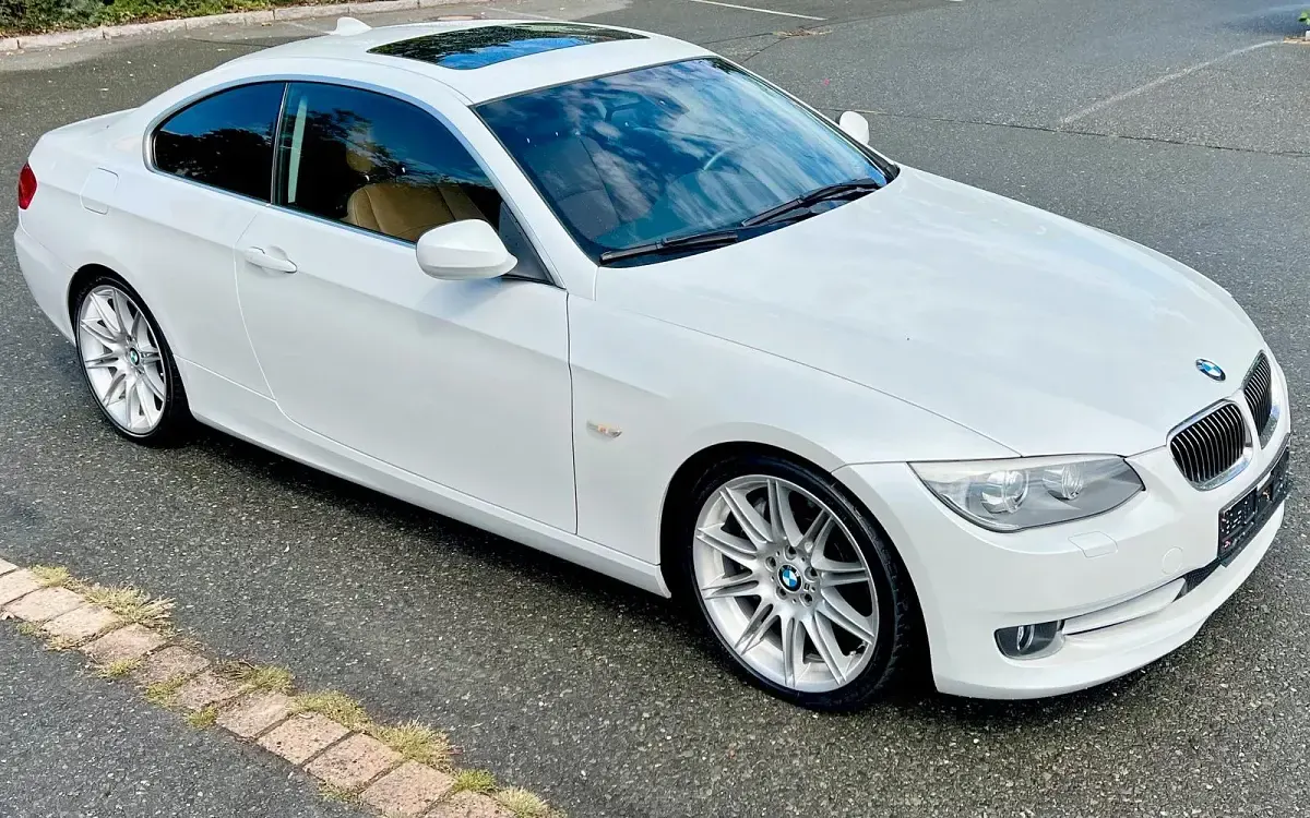 Gebraucht BMW 335 306 PS (225 kW) 2011 Weiß Coupé