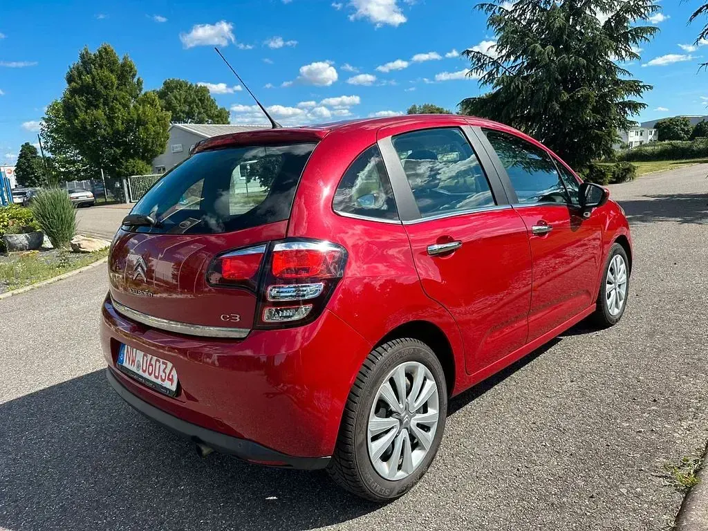 Gebraucht Citroën C3 SELECTION 82 PS (60 kW) 2015 Rot Limousine