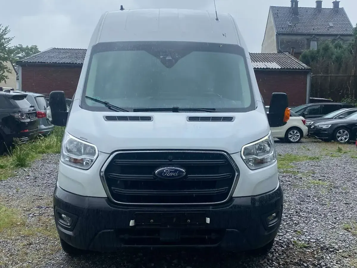 Gebraucht Ford Transit Trend 131 PS (96 kW) 2021 Frostweiß Van / Kleinbus