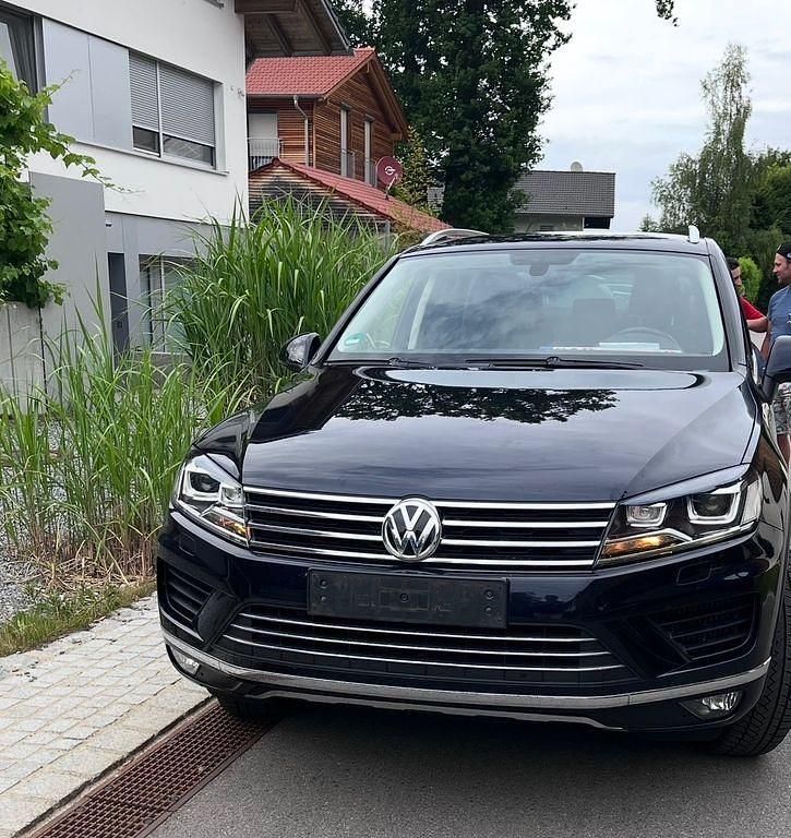 Gebraucht VW Touareg Exclusive 262 PS (192 kW) 2017 Blau SUV