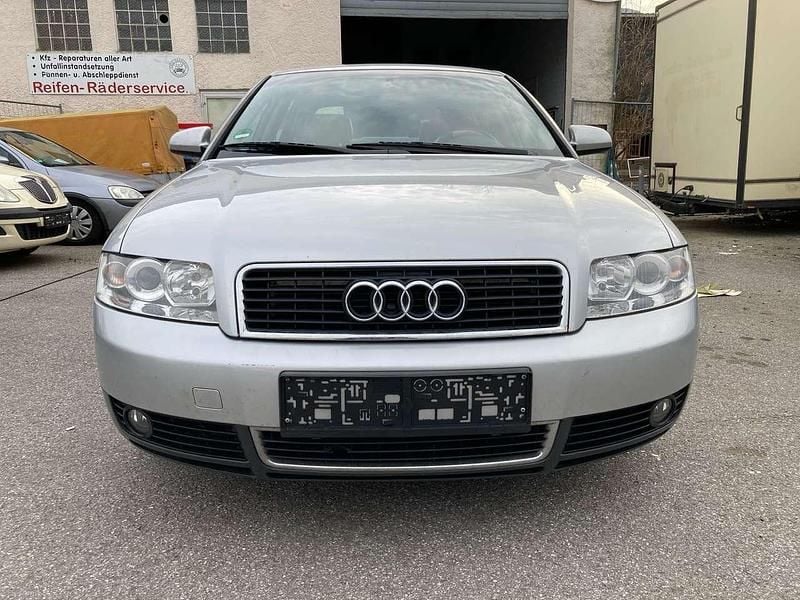 Gebraucht Audi A4 102 PS (75 kW) 2003 Silber Limousine