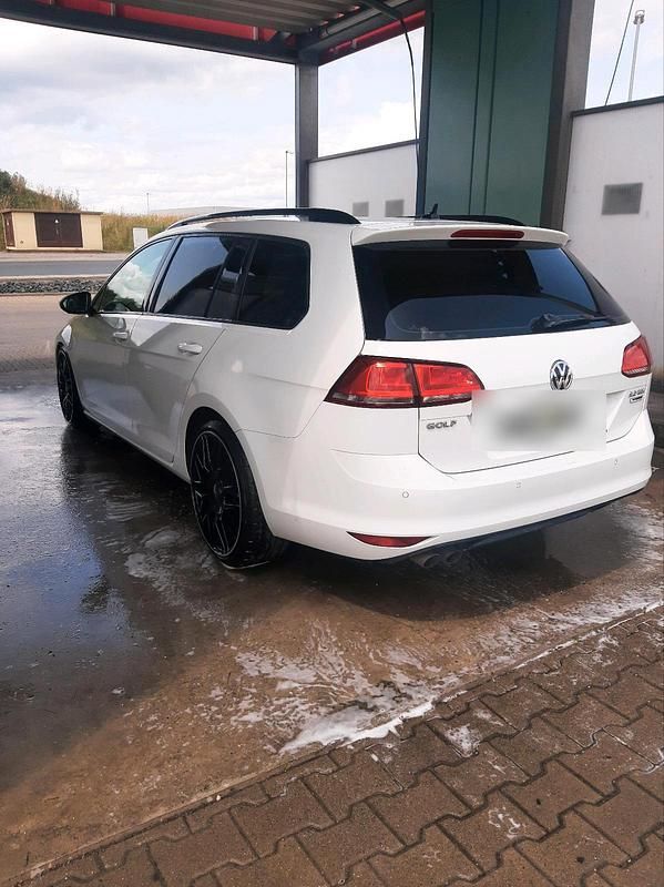 Gebraucht VW Golf VII R 150 PS (110 kW) 2015 Weiß Kombi