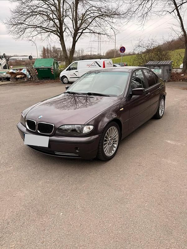 Violet Gebraucht 2003 BMW 318 Limousine | 1.499 € (Guter Preis) - Bild 1/4