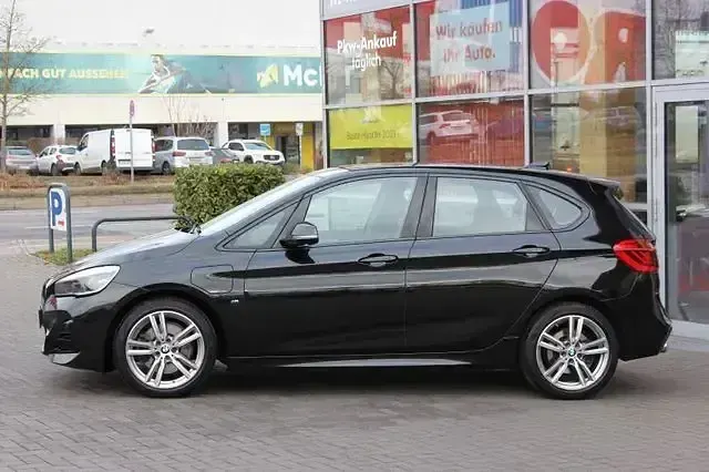 Gebraucht BMW 225 Active Tourer iPerformance 224 PS (164 kW) 2021 Schwarz Van / Kleinbus