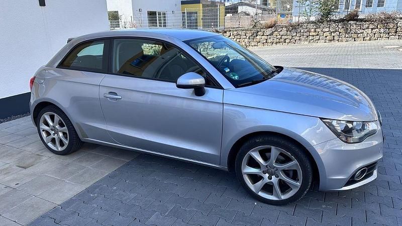Gebraucht Audi A1 Attraction 122 PS (89 kW) 2014 Silber Kleinwagen