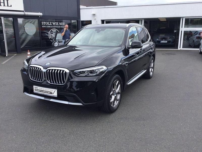 Schwarz Gebraucht 2022 BMW X3 Sport Line SUV | 38.790 € (Superpreis) - Bild 1/4
