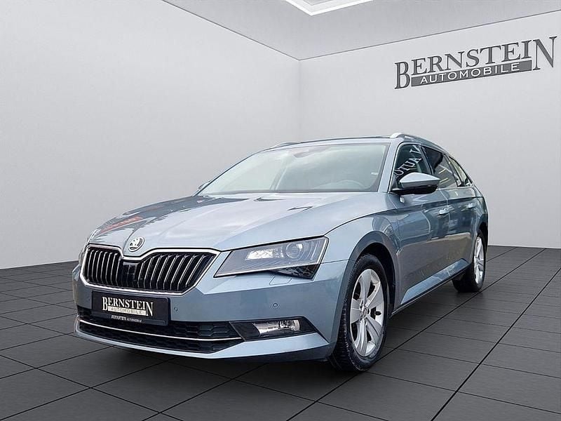 Gebraucht Skoda Superb Style 150 PS (110 kW) 2019 Grau Kombi