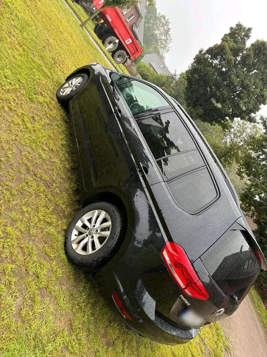 Gebraucht VW Touran 140 PS (102 kW) 2017 Schwarz Van / Kleinbus