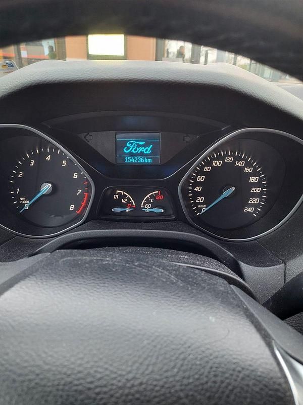 Gebraucht Ford Focus 101 PS (74 kW) 2013 Violet Kombi