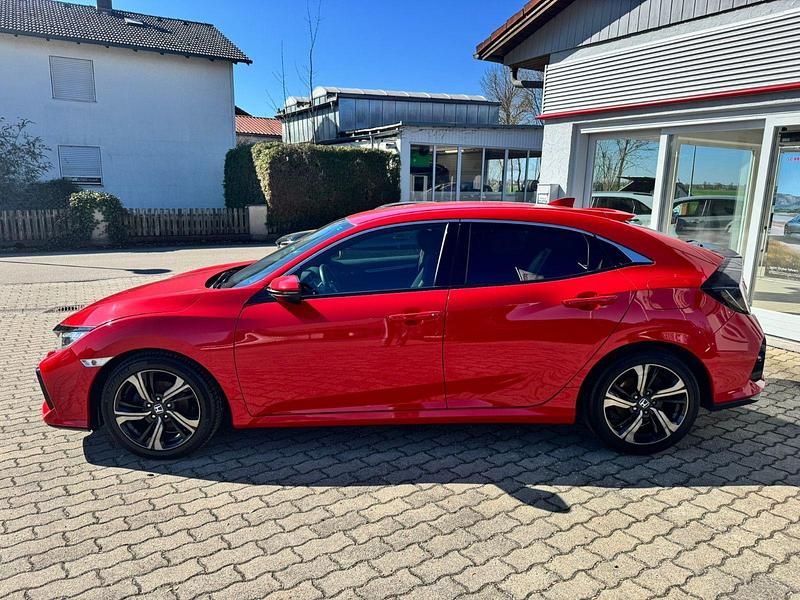 Gebraucht Honda Civic Elegance 126 PS (92 kW) 2020 Rot Limousine