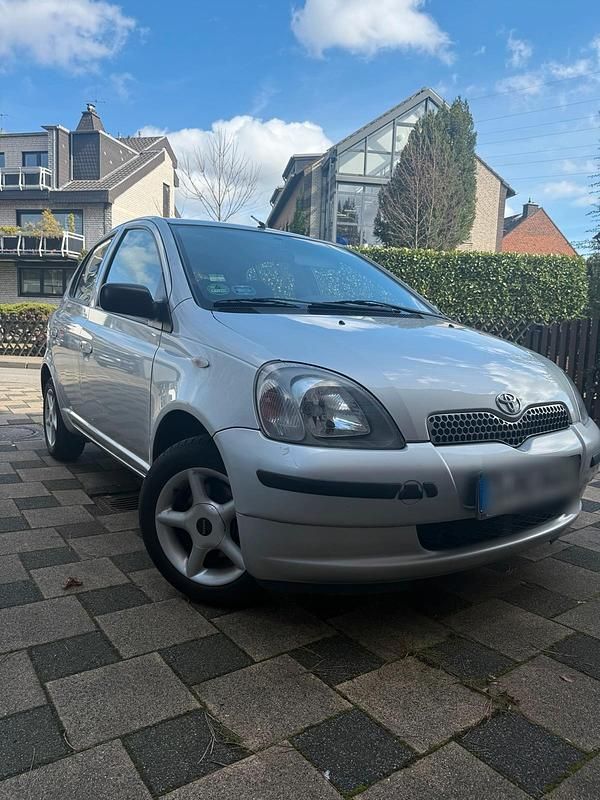 Gebraucht Toyota Yaris 50 PS (36 kW) 2002 Grau Kleinwagen