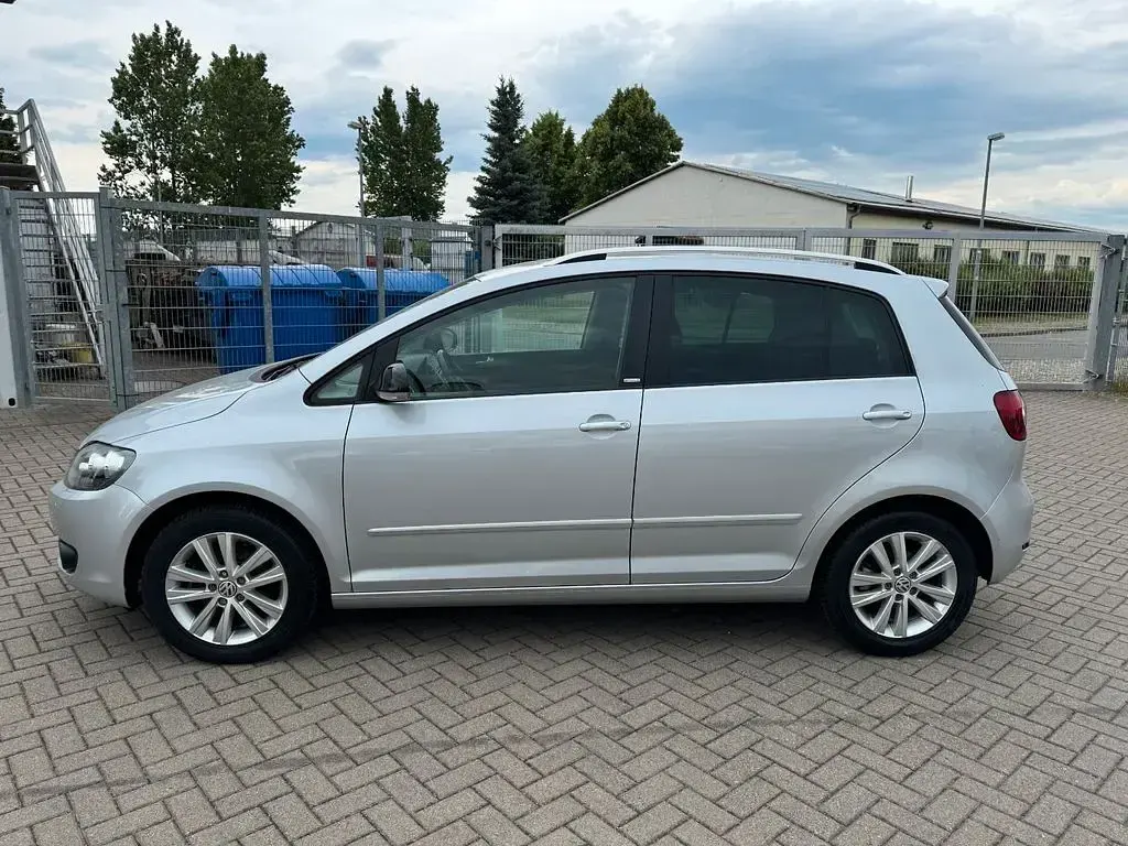 Gebraucht VW Golf Plus Cross Style 105 PS (77 kW) 2011 Silber Van / Kleinbus