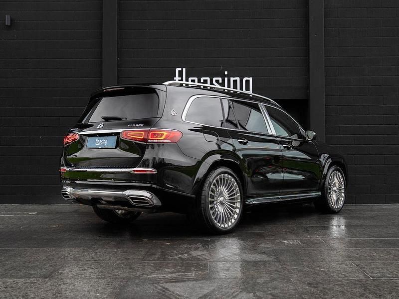 Gebraucht Mercedes GLS600 Maybach 557 PS (409 kW) 2023 Schwarz SUV
