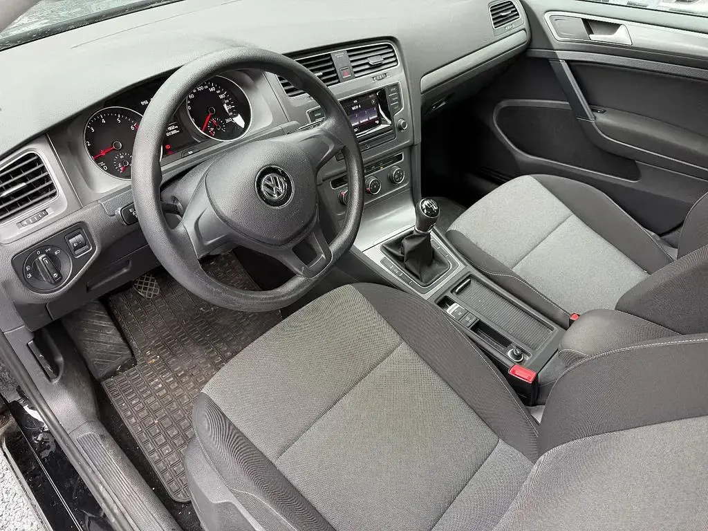 Gebraucht VW Golf VII Trendline 105 PS (77 kW) 2014 Schwarz Limousine