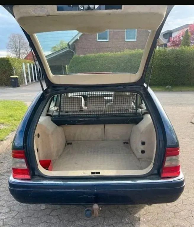 Gebraucht Mercedes C180 Elegance 122 PS (89 kW) 1997 Blau Limousine