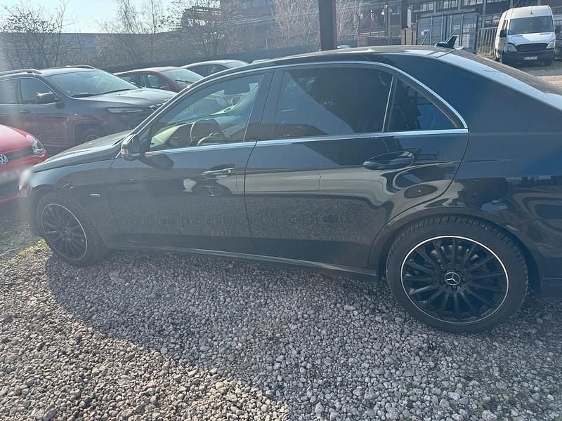 Gebraucht Mercedes E350 265 PS (194 kW) 2010 Schwarz Limousine