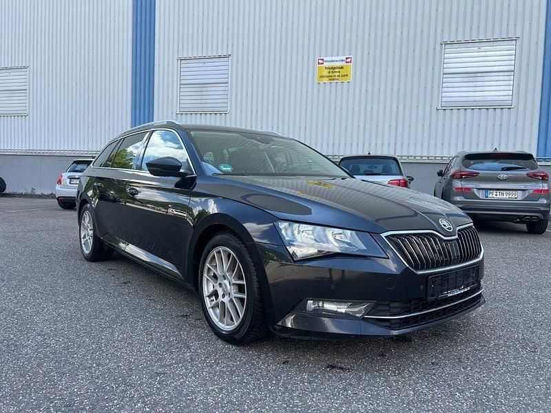 Schwarz Gebraucht 2018 Skoda Superb Ambition Kombi | 11.290 € (Fairer Preis) - Bild 1/4