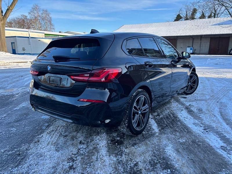 Gebraucht BMW 118 Sport Line 140 PS (102 kW) 2019 Schwarz Kleinwagen