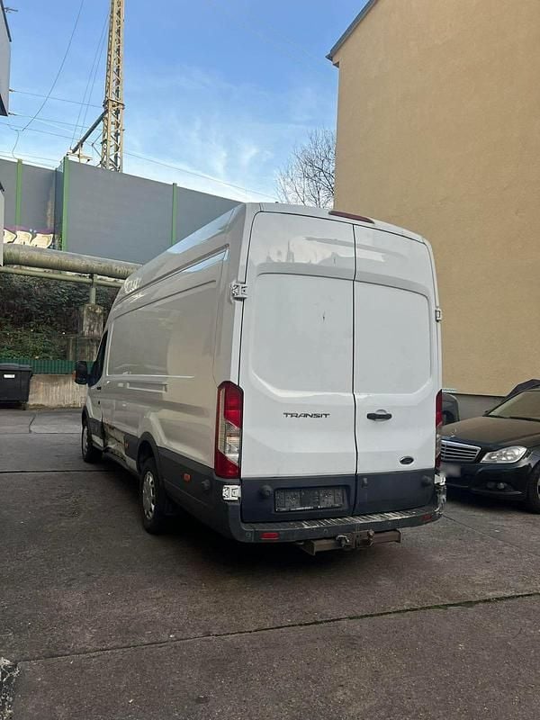 Second-hand Ford Transit 131 CP (96 kW) 2019 Alb Monovolum