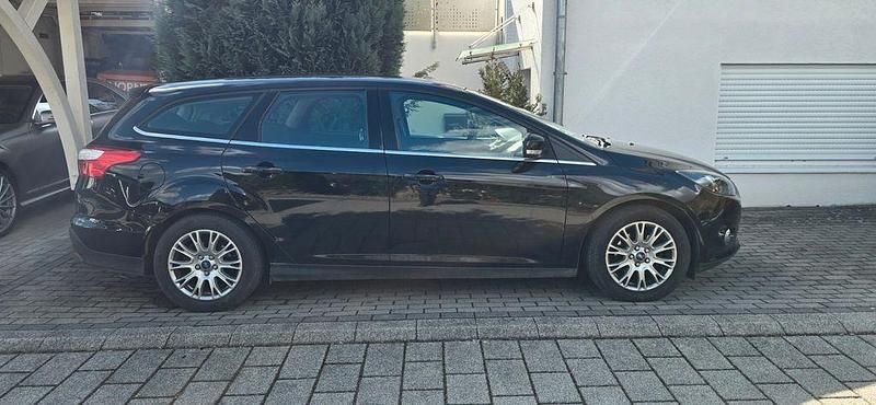 Gebraucht Ford Focus Trend 116 PS (85 kW) 2011 Schwarz Kombi