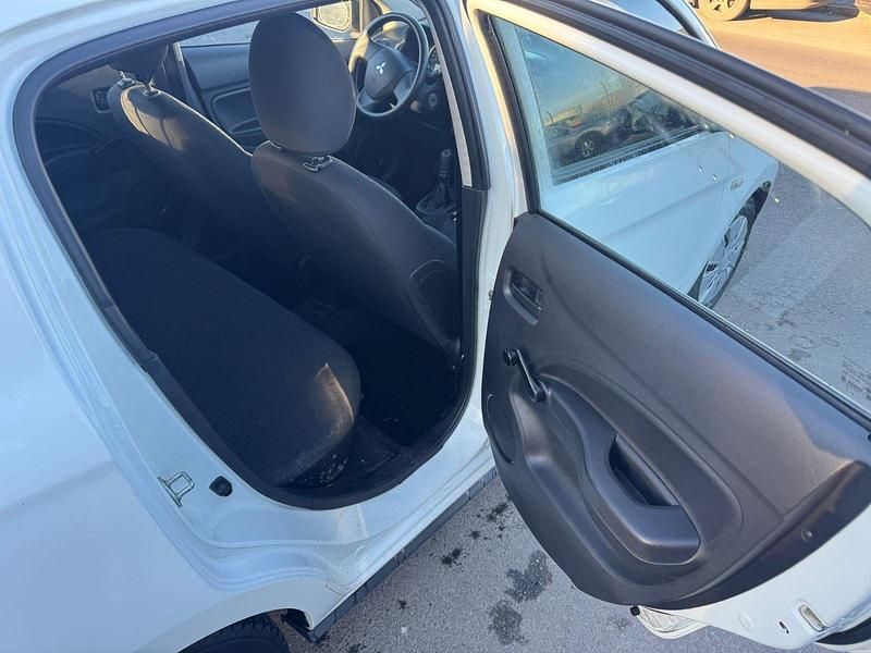 Gebraucht Mitsubishi Space Star Classic Collection 71 PS (52 kW) 2015 Weiß Kleinwagen