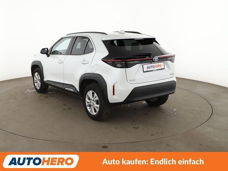 Gebraucht Toyota Yaris Cross Team 116 PS (85 kW) 2024 Weiß SUV
