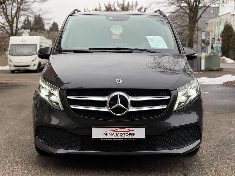 Gebraucht Mercedes V300 237 PS (174 kW) 2022 Grau Van / Kleinbus