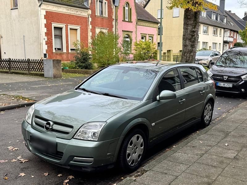 Grün Gebraucht 2004 Opel Signum Kleinwagen | 1.499 € (Fairer Preis) - Bild 1/4