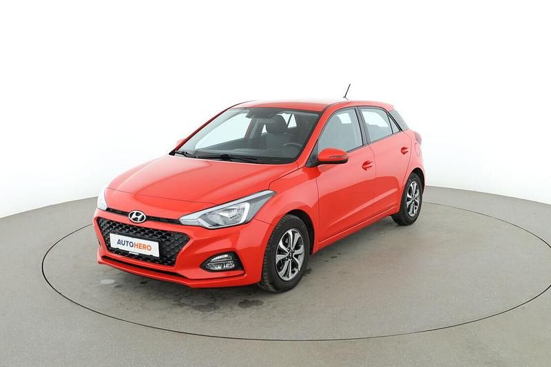 Gebraucht Hyundai i20 Trend 101 PS (74 kW) 2018 Rot Limousine