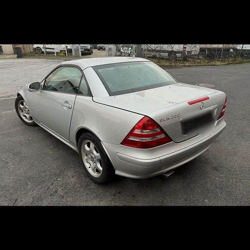 Second-hand Mercedes SLK200 163 CP (119 kW) 2001 Argintiu Cabrio