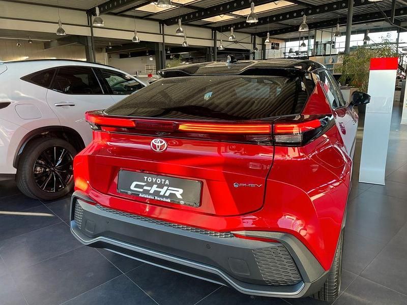 Neu Toyota C-HR Team 223 PS (164 kW) 2025 Weiß SUV