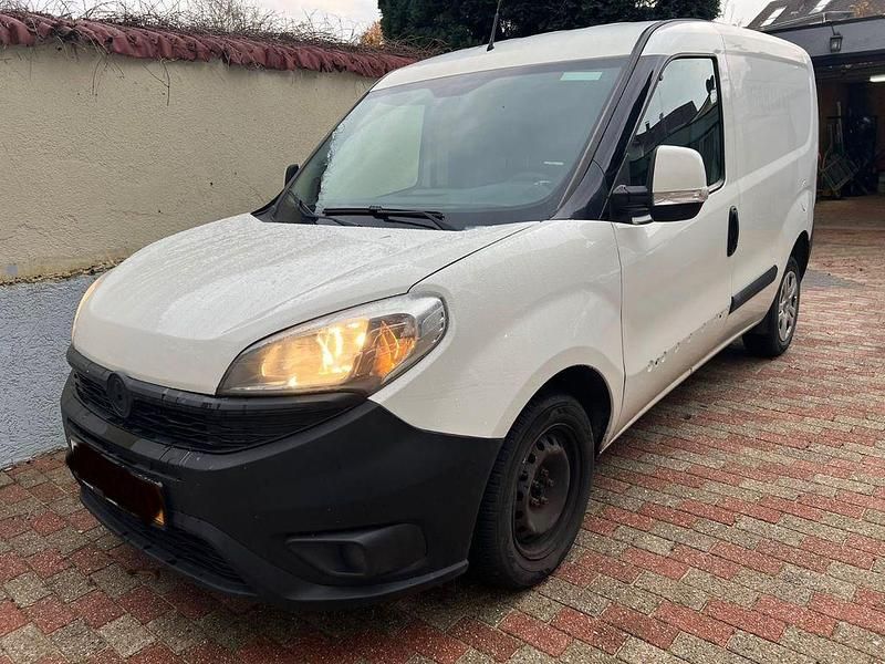 Weiß Gebraucht 2020 Fiat Doblò Lounge Van / Kleinbus | 5.900 € (Superpreis) - Bild 1/4