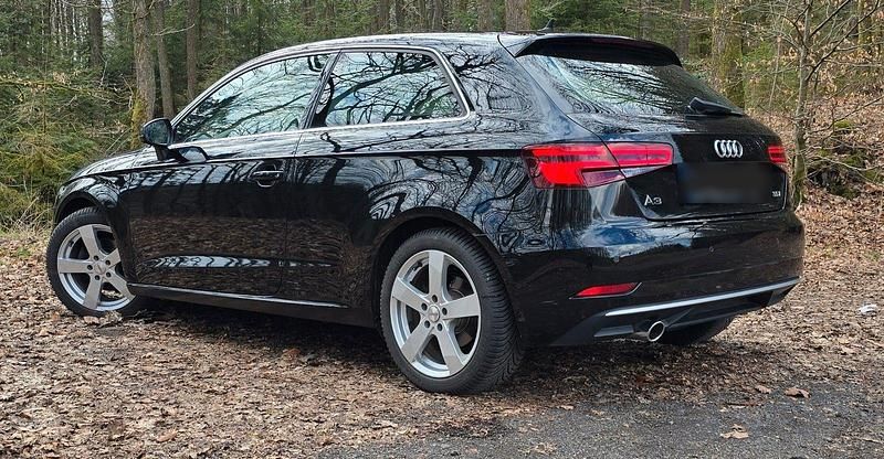 Gebraucht Audi A3 Ambiente 110 PS (80 kW) 2016 Schwarz Kombi
