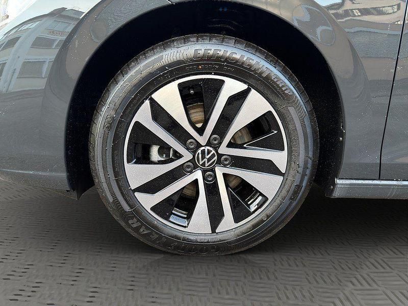 Gebraucht VW Golf VIII 116 PS (85 kW) 2026 Grau Limousine