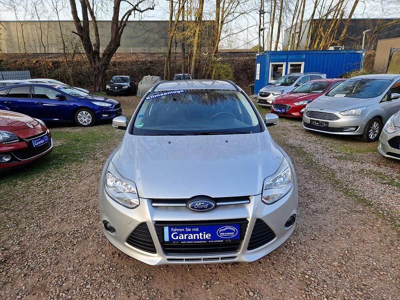 Gebraucht Ford Focus 101 PS (74 kW) 2014 Silber Kombi