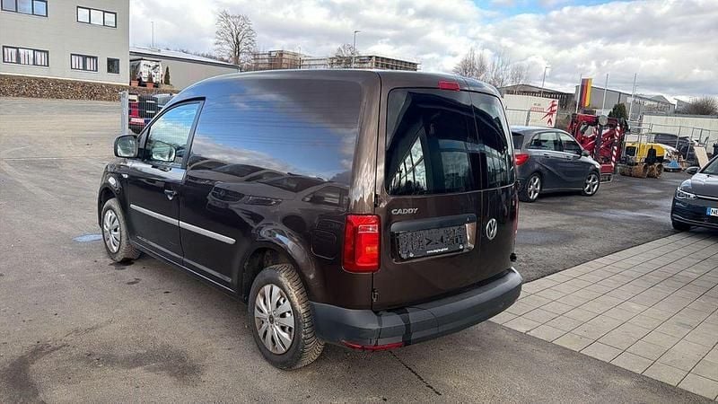 Gebraucht VW Caddy 102 PS (75 kW) 2018 Braun Van / Kleinbus