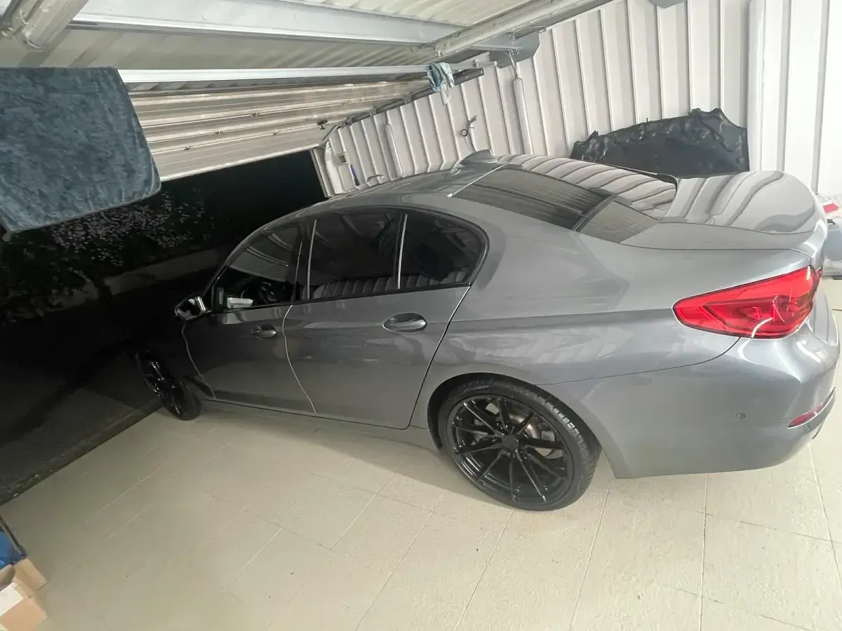 Gebraucht BMW 520 184 PS (135 kW) 2020 Grau Limousine