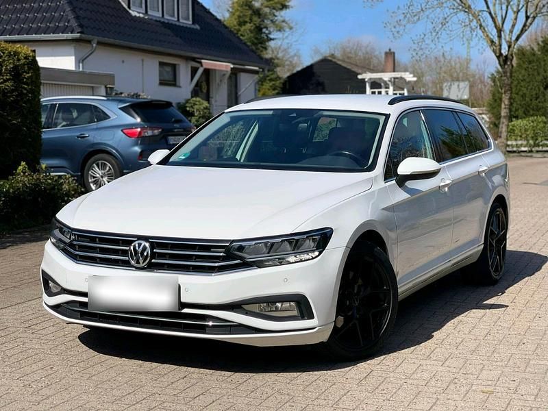 Gebraucht VW Passat 150 PS (110 kW) 2019 Weiß Kombi